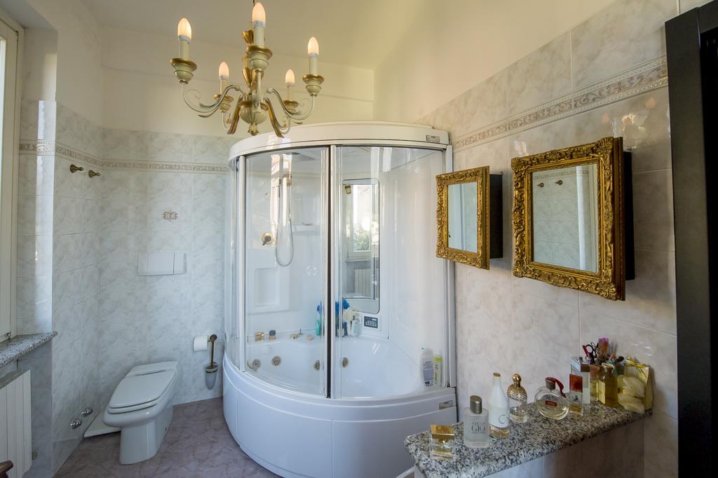 ليكو Villa Puccini Bed & Breakfast الغرفة الصورة